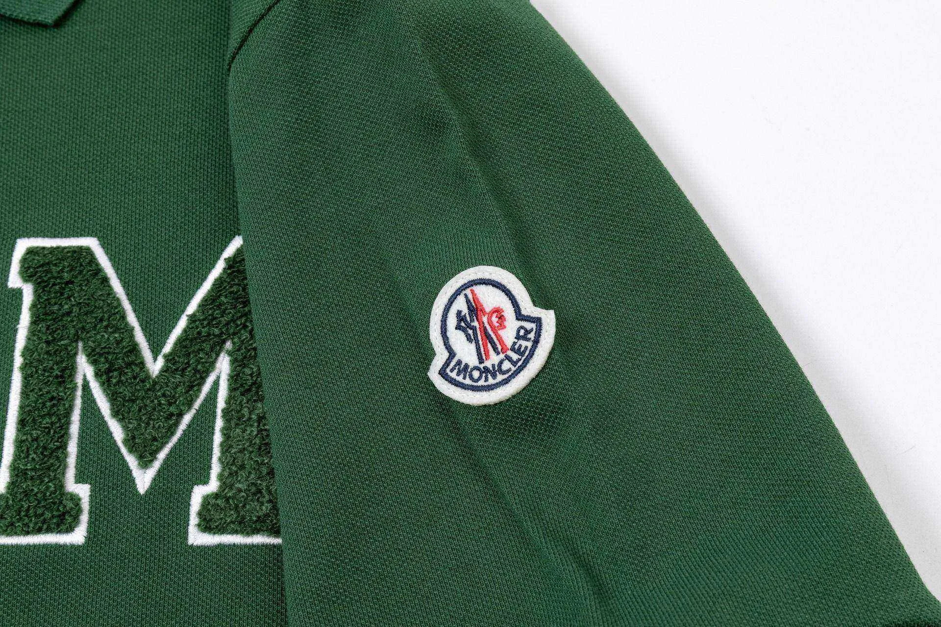 Moncler POLO Polo Polo Series ， 。 Polo ， 。 ， 。 。 • • • • • ：Navy Blue White Gray Green Size：M L XL XXL